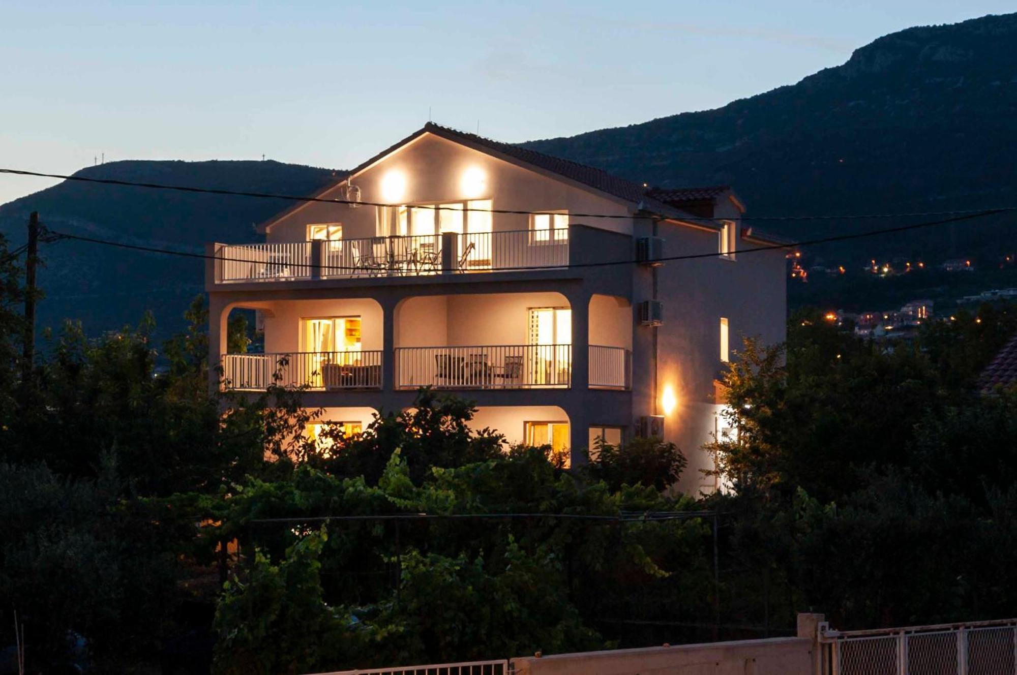 Apartment Sunshine, Sunrise, Sunset Kaštela Exterior foto