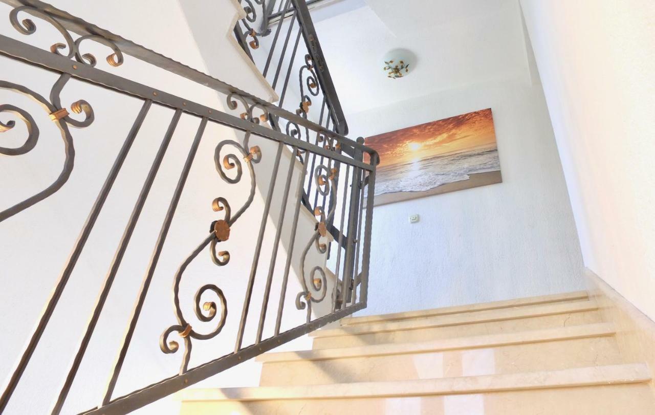 Apartment Sunshine, Sunrise, Sunset Kaštela Exterior foto
